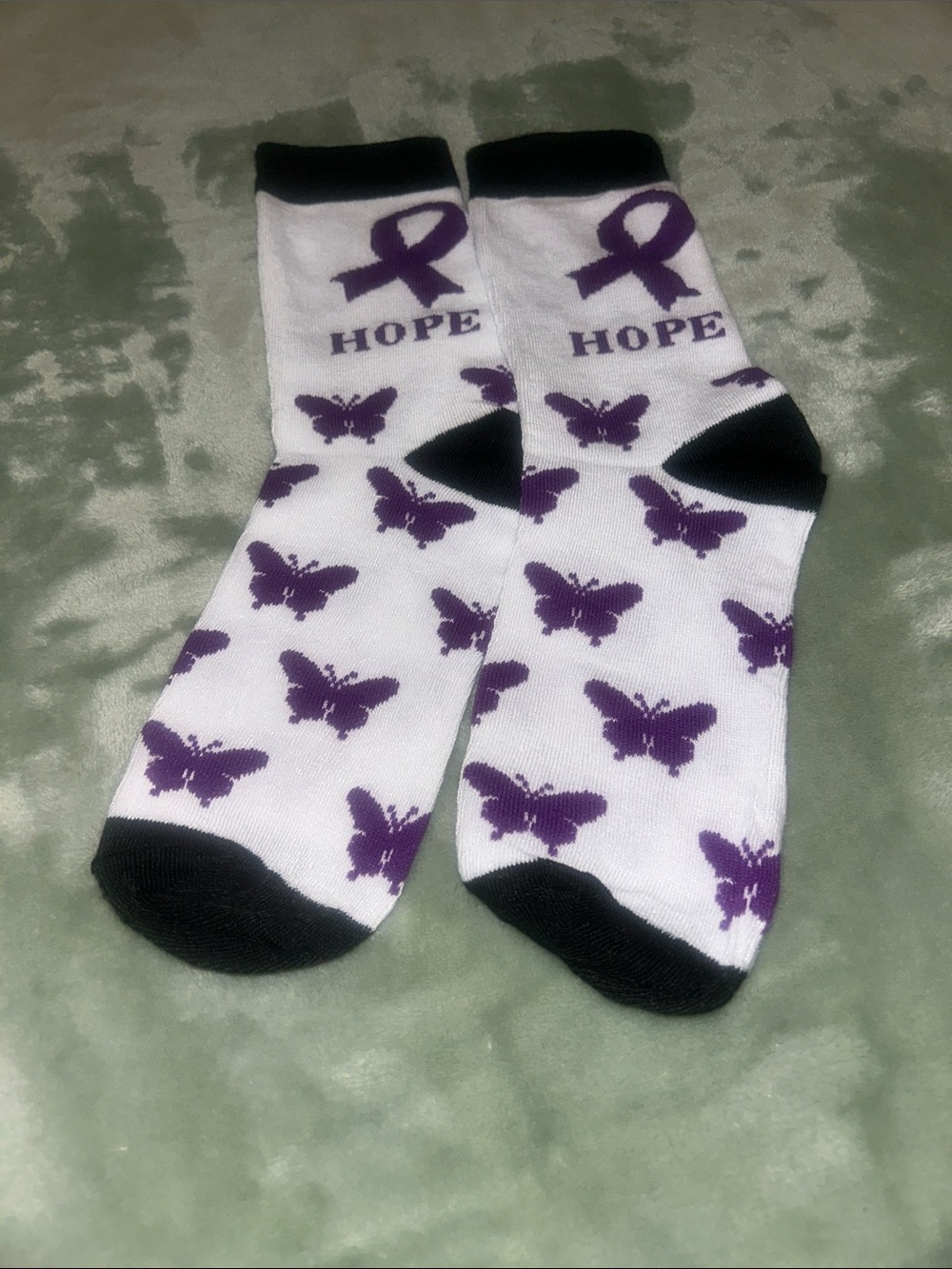 Purple Ribbon Socks - Picture 4 of 6